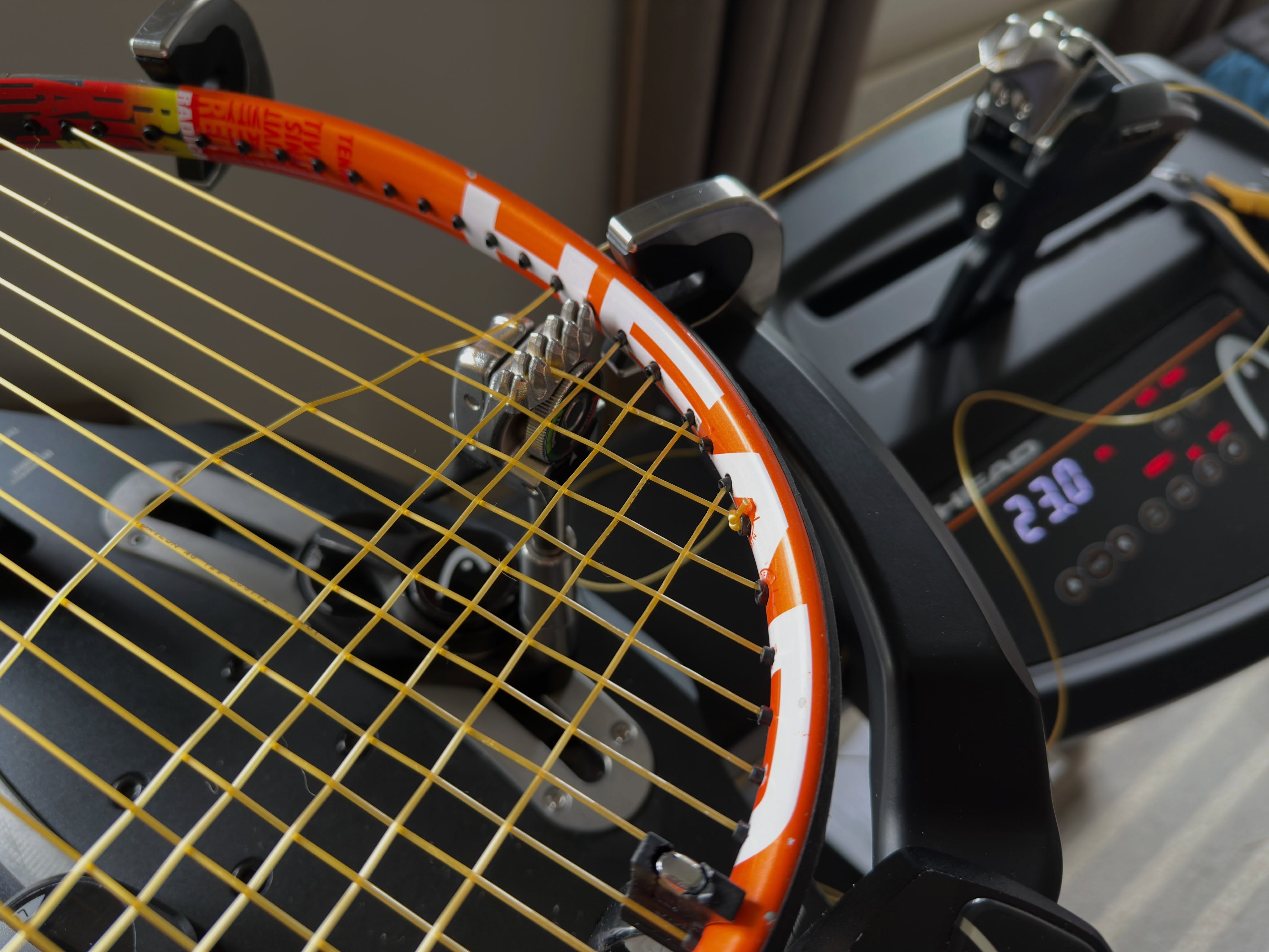 @luxilontennis #4G in een Radical. Kleurt in ieder geval goed! @head_tennis